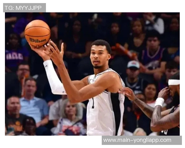 马刺三分球命中率惨淡近两战仅得17球球队状态堪忧